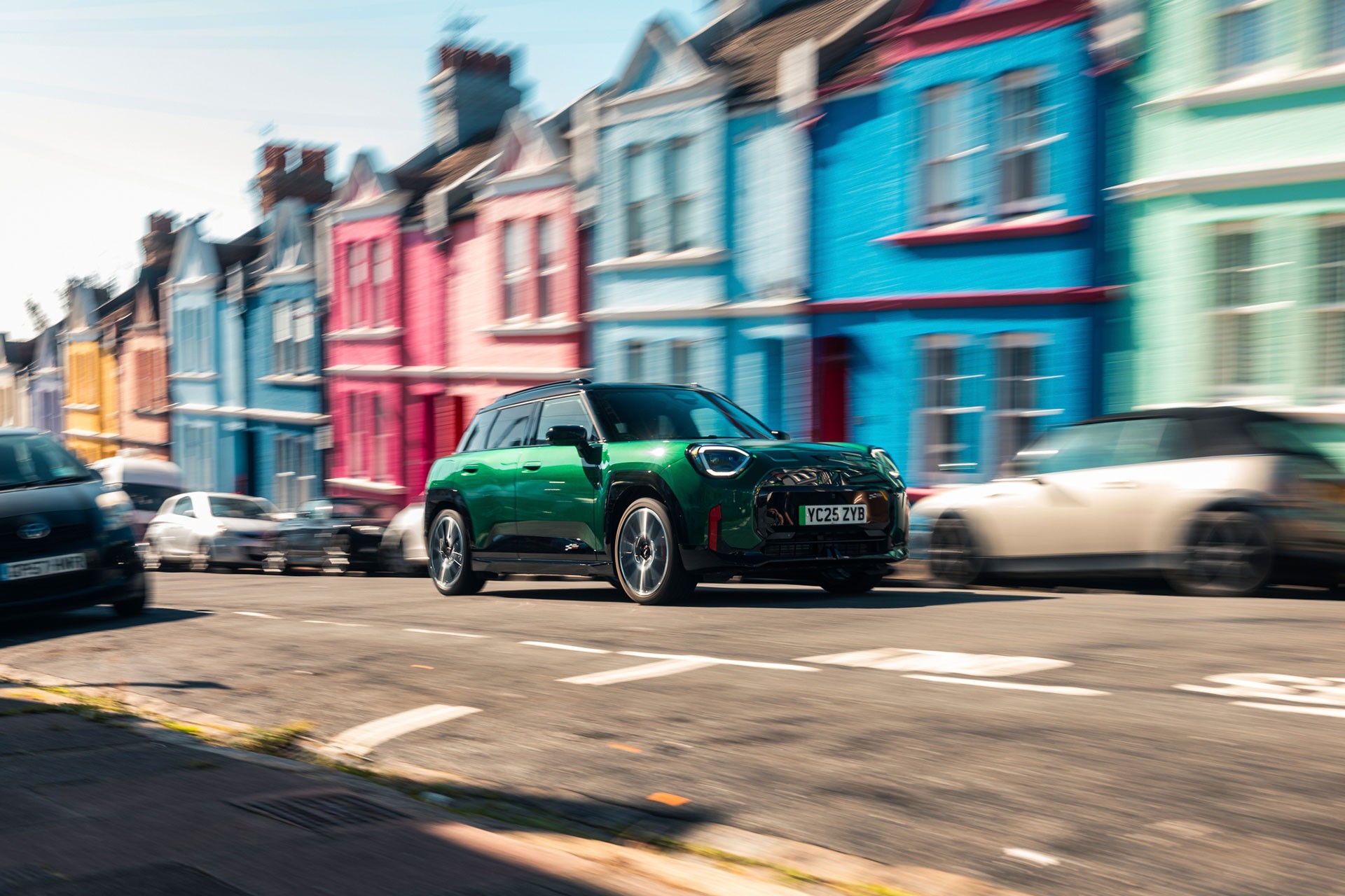 MINI Electromobility - family - aceman